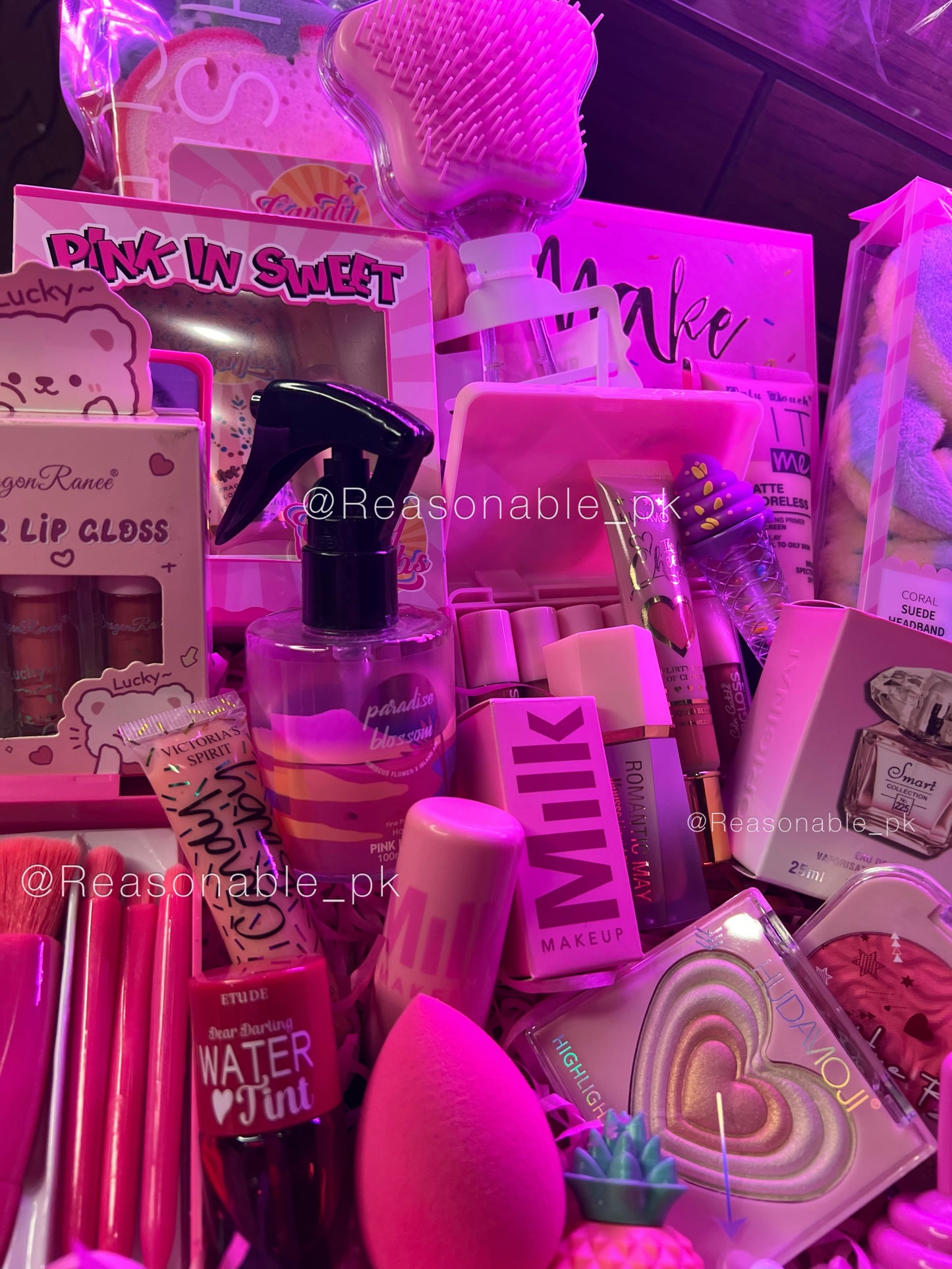 Biggest Makeup Hamper