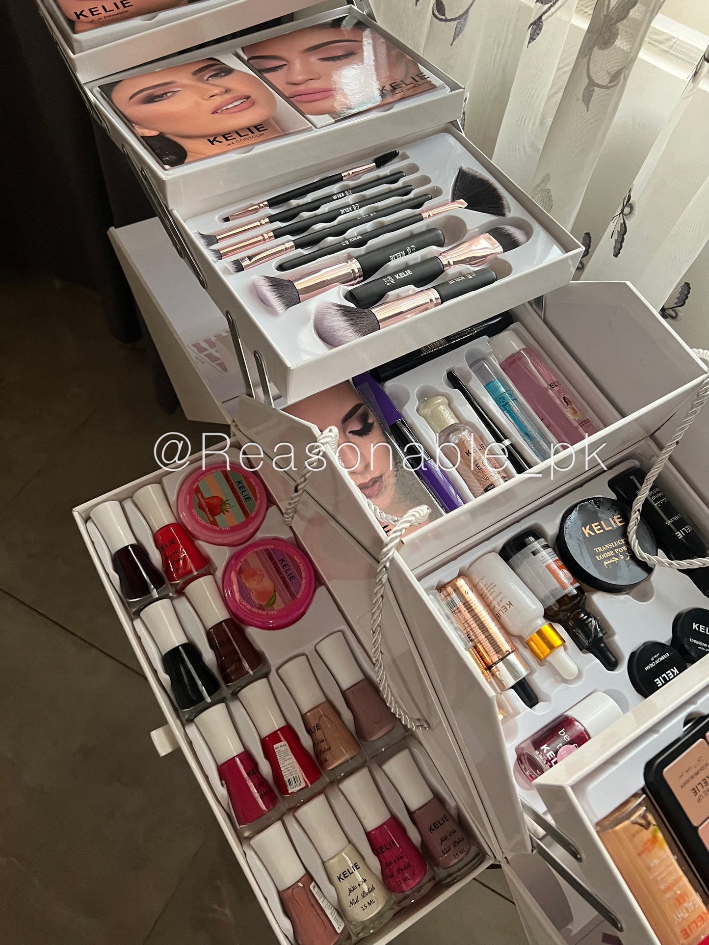 Kylie Makeup Vanity