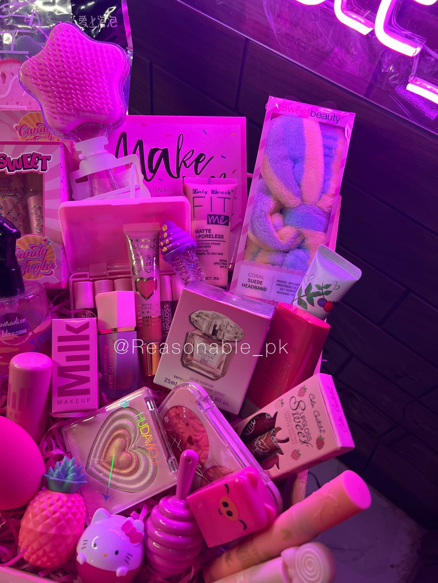 Biggest Makeup Hamper