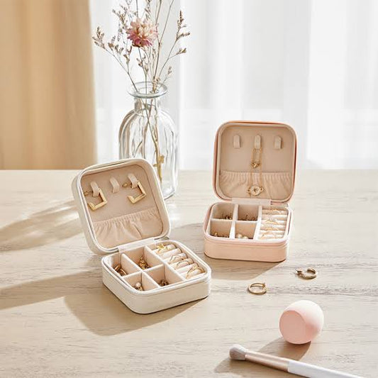 Mini jewellery organizer