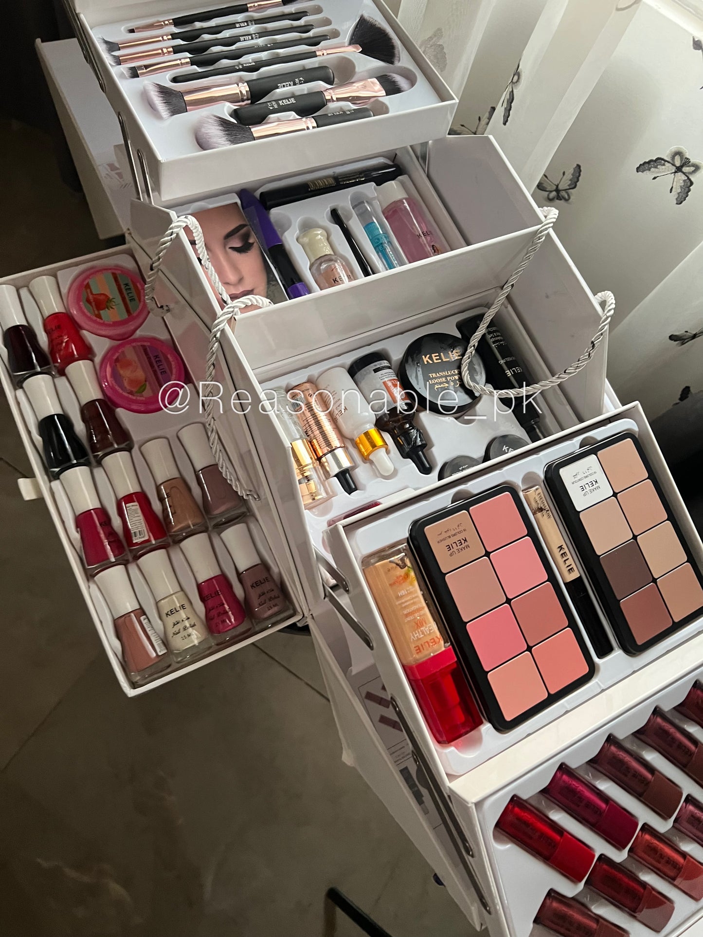 Kylie Makeup Vanity