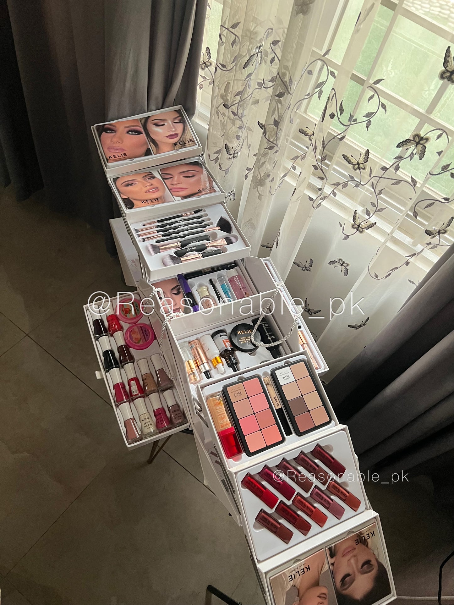 Kylie Makeup Vanity