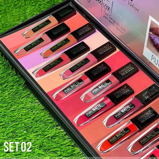 Emeile red edition gloss box