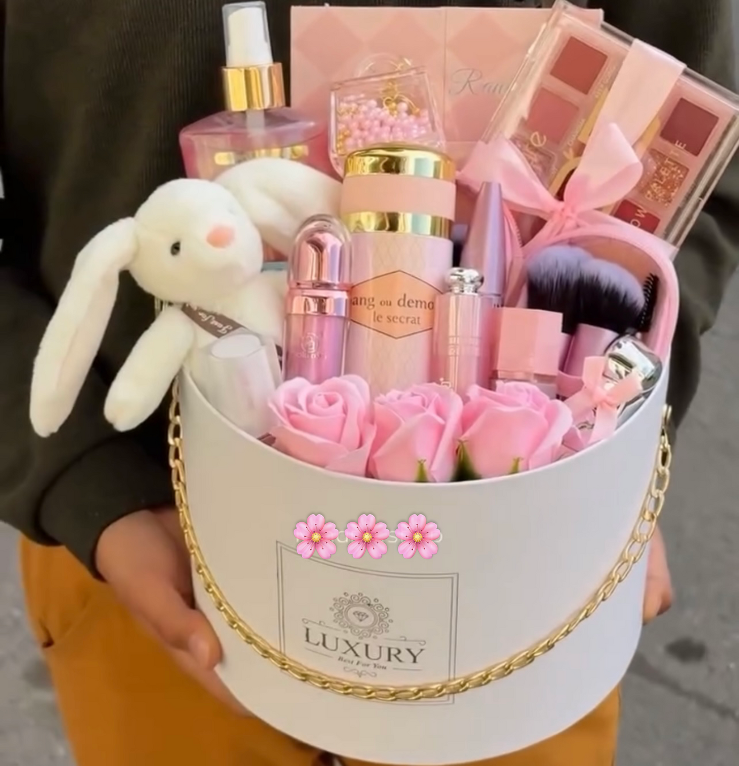 White Rose Makeup Bouquet 🌸