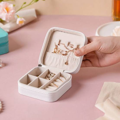 Mini jewellery organizer