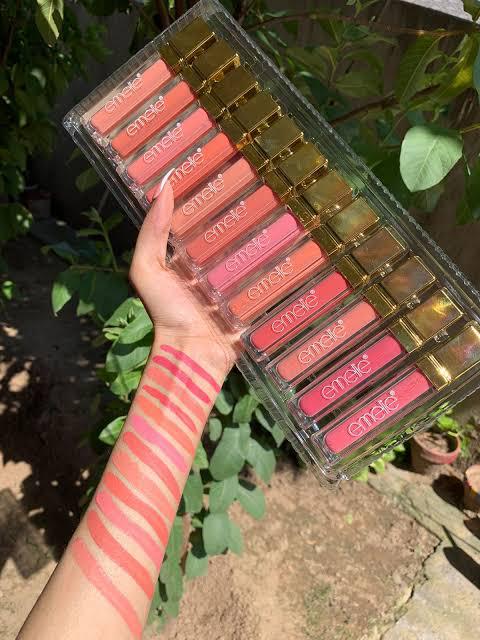 Emelie liquid matte set